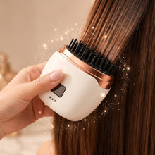 Spazzola lisciante in uso sui capelli